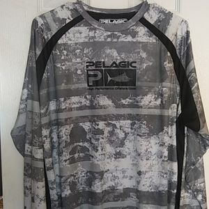 🌴🐠NWOT Pelagic Marlin Long Sleeve Performance XL